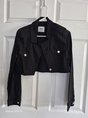 (S)Almost Famous Black Pinstripe Cropped Blazer Jacket